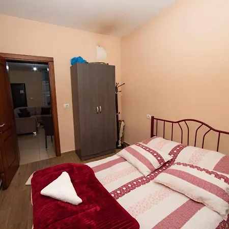 Bujtina Qosja Apartment
